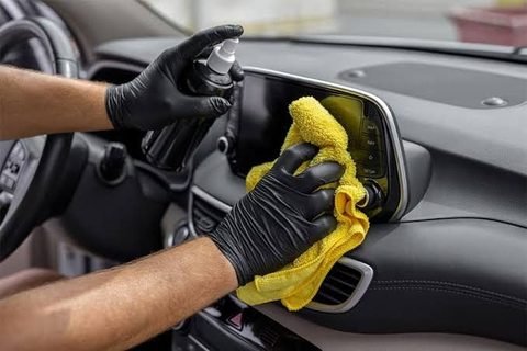 Glass cleaned and prepared for a hydrophobic glass coating