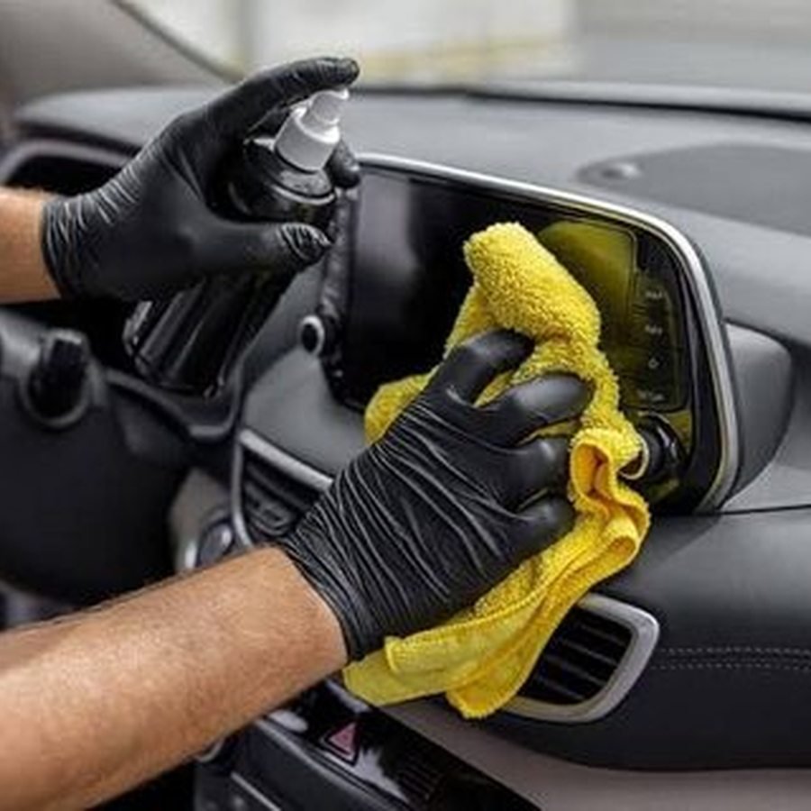 Glass cleaned and prepared for a hydrophobic glass coating